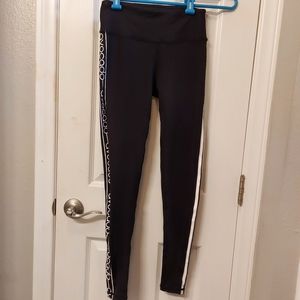Avocado logo leggings size xs